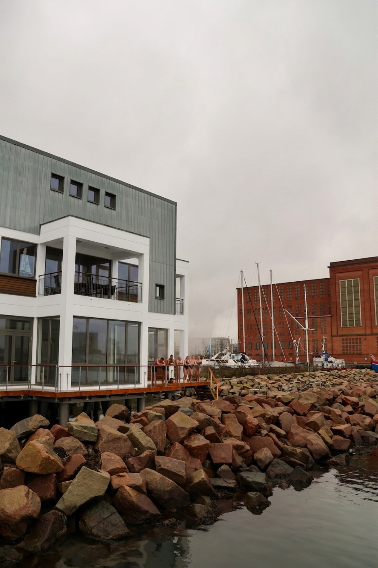 Hot n' Cold Nordhavn, Utzon-bygningen ved havnen
